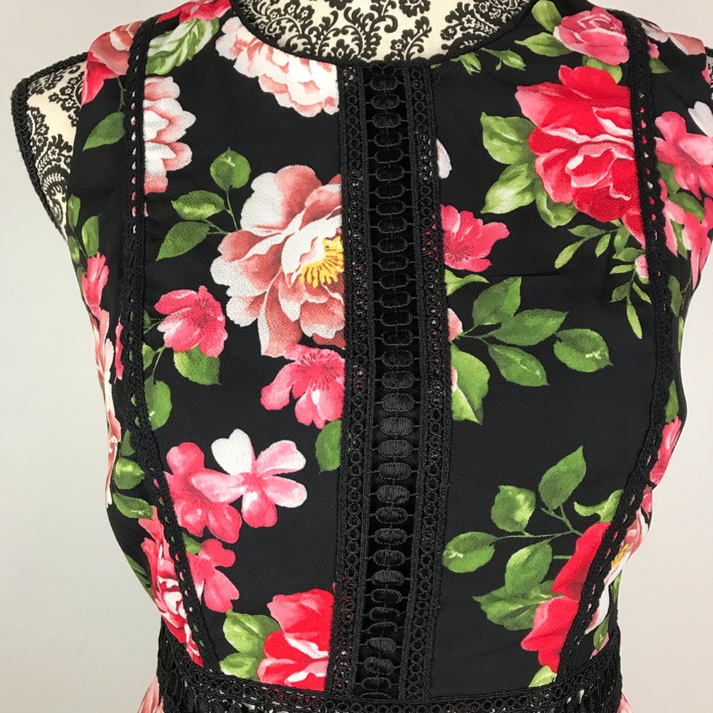 Women’s Sleeveless Mini Floral Dress, Small - Picture 5 of 9